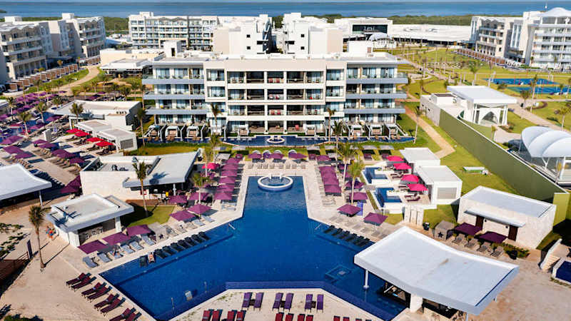 Planet Hollywood Adult Scene Cancun by Royalton - Cancun