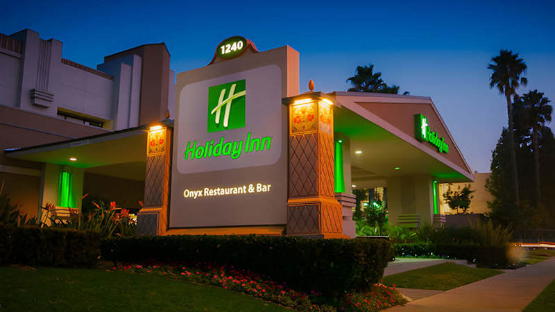 Holiday Inn and Suites Anaheim - Los Angeles