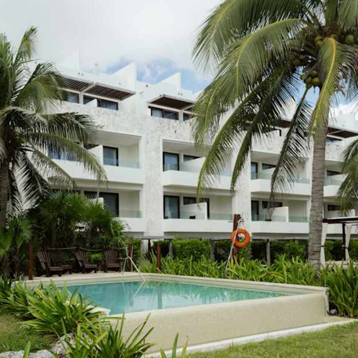 1st pic is Flying into Cancun. 2nd pic is resort In Akumal Bay. ❤️, image size:1200x1200