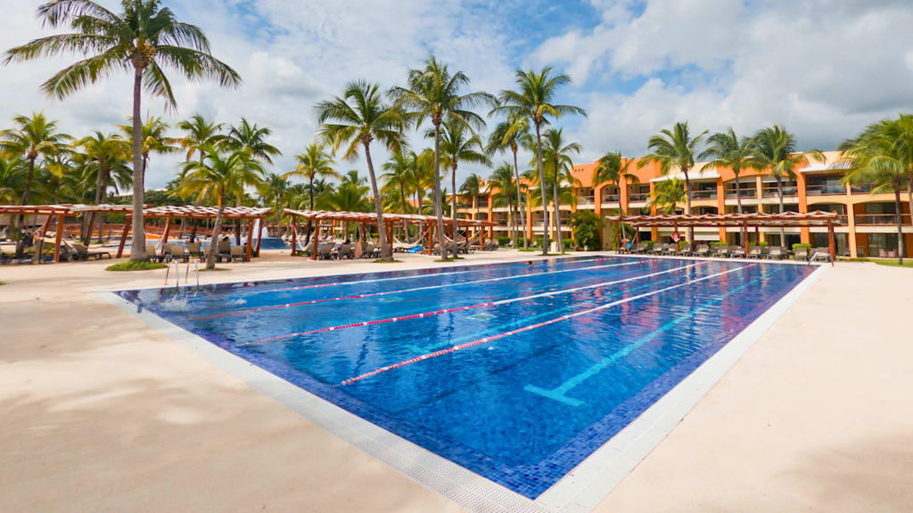 Barcelo Maya Tropical