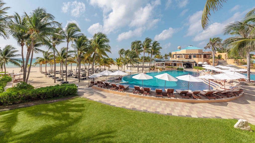 Royal Hideaway Playacar