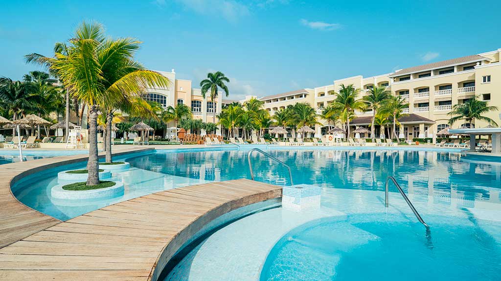 Iberostar Waves Rose Hall Beach